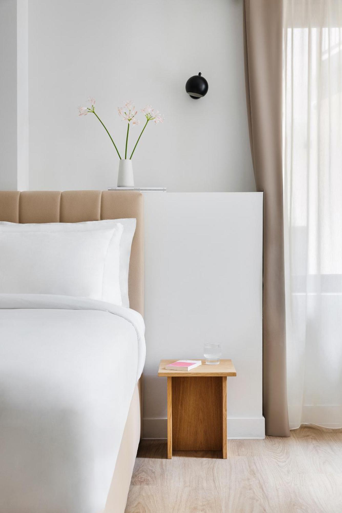 Sonder Yvette Hotel Ванв Екстериор снимка