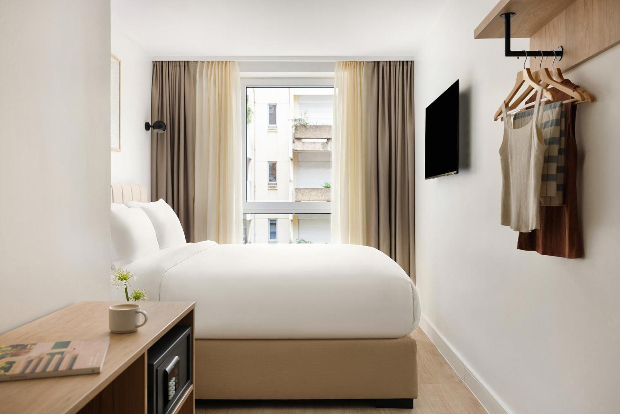 Sonder Yvette Hotel Ванв Екстериор снимка