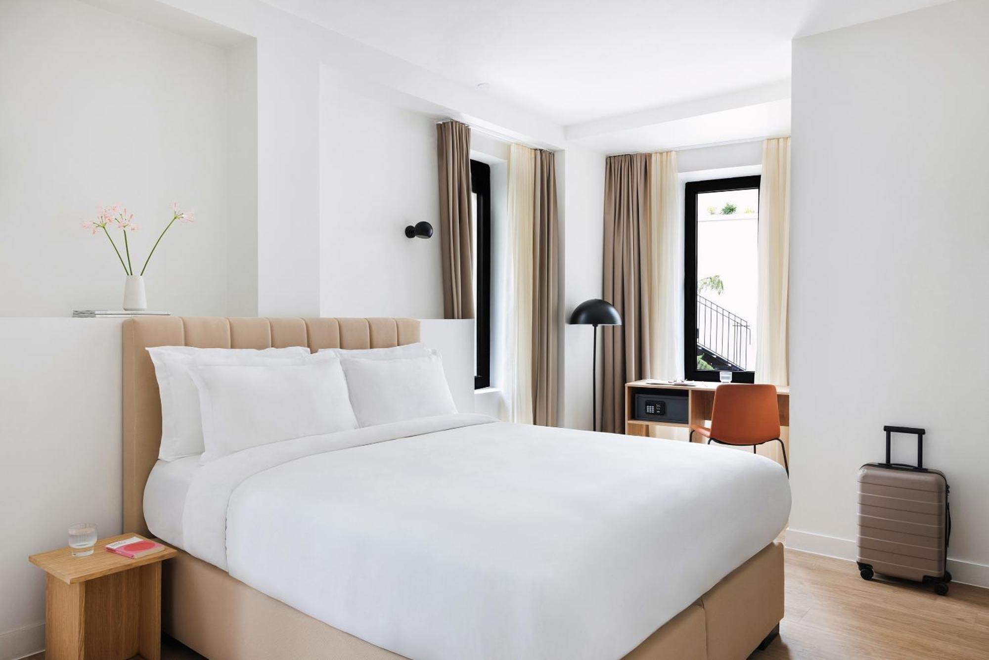 Sonder Yvette Hotel Ванв Екстериор снимка