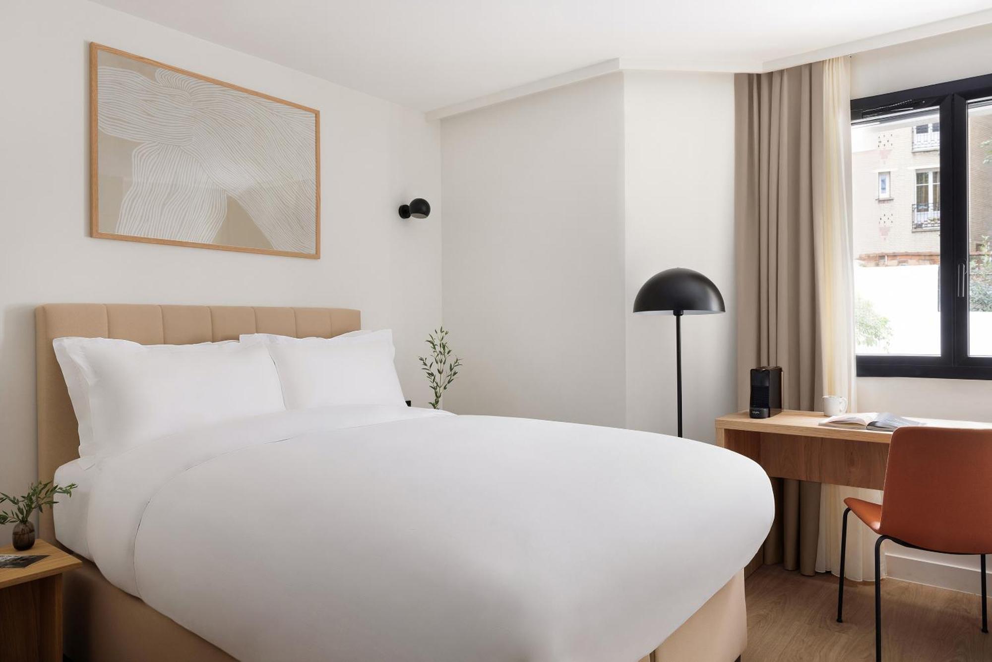 Sonder Yvette Hotel Ванв Екстериор снимка