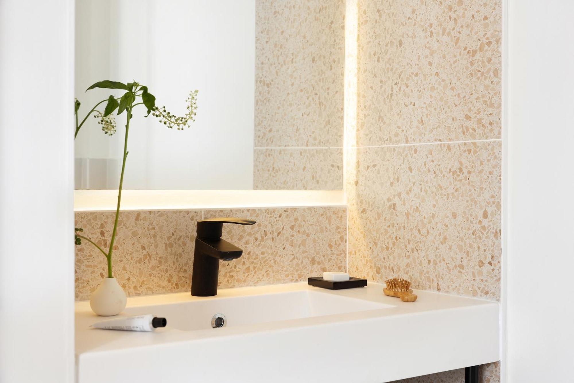 Sonder Yvette Hotel Ванв Екстериор снимка