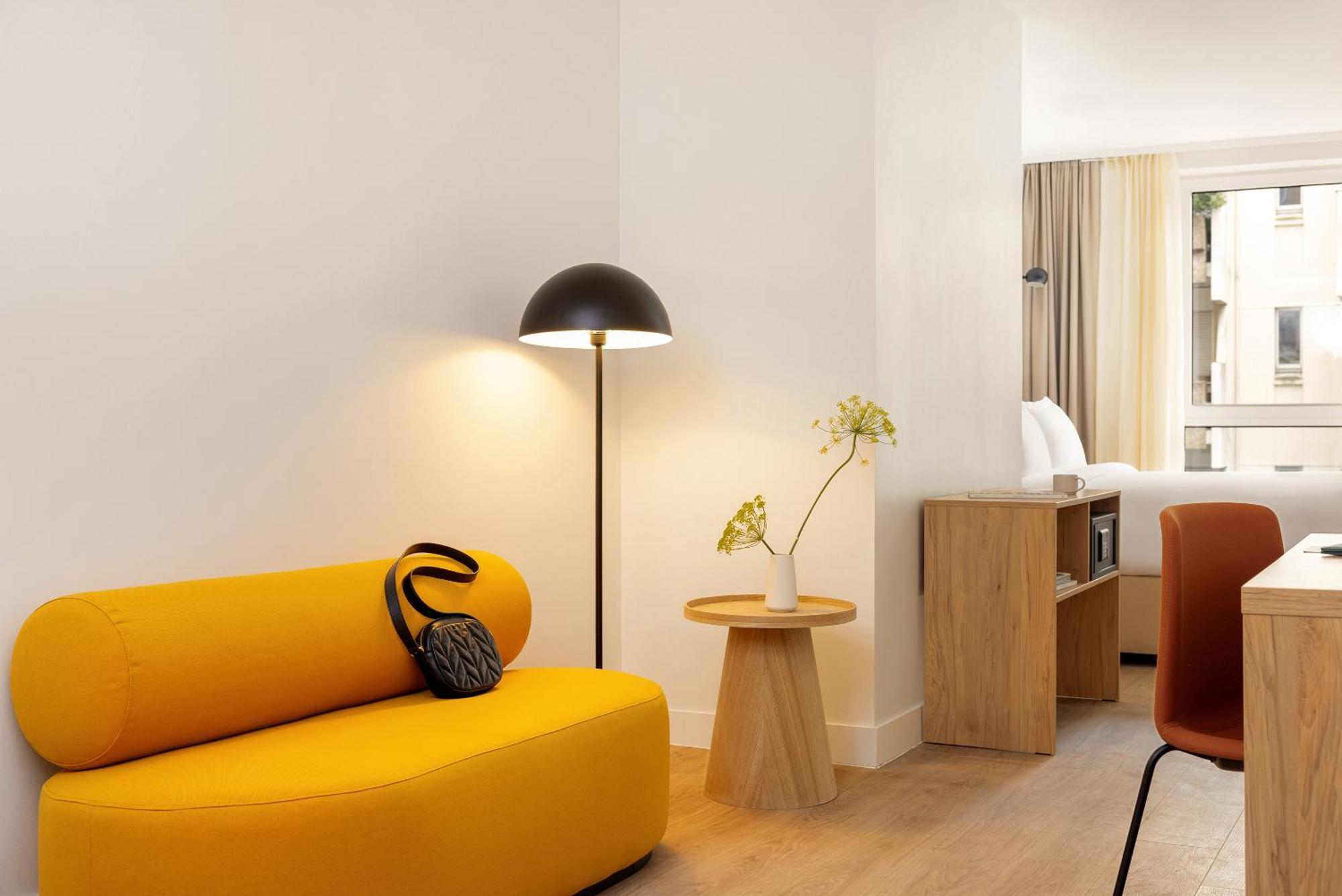 Sonder Yvette Hotel Ванв Екстериор снимка